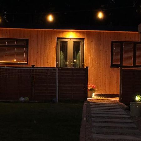 Cozy Cabin With Modern Comforts Wootton  Exterior photo